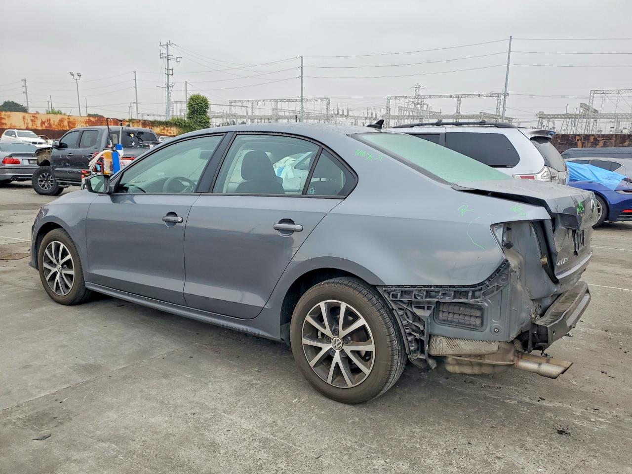 2015 VOLKSWAGEN JETTA SE photo 3