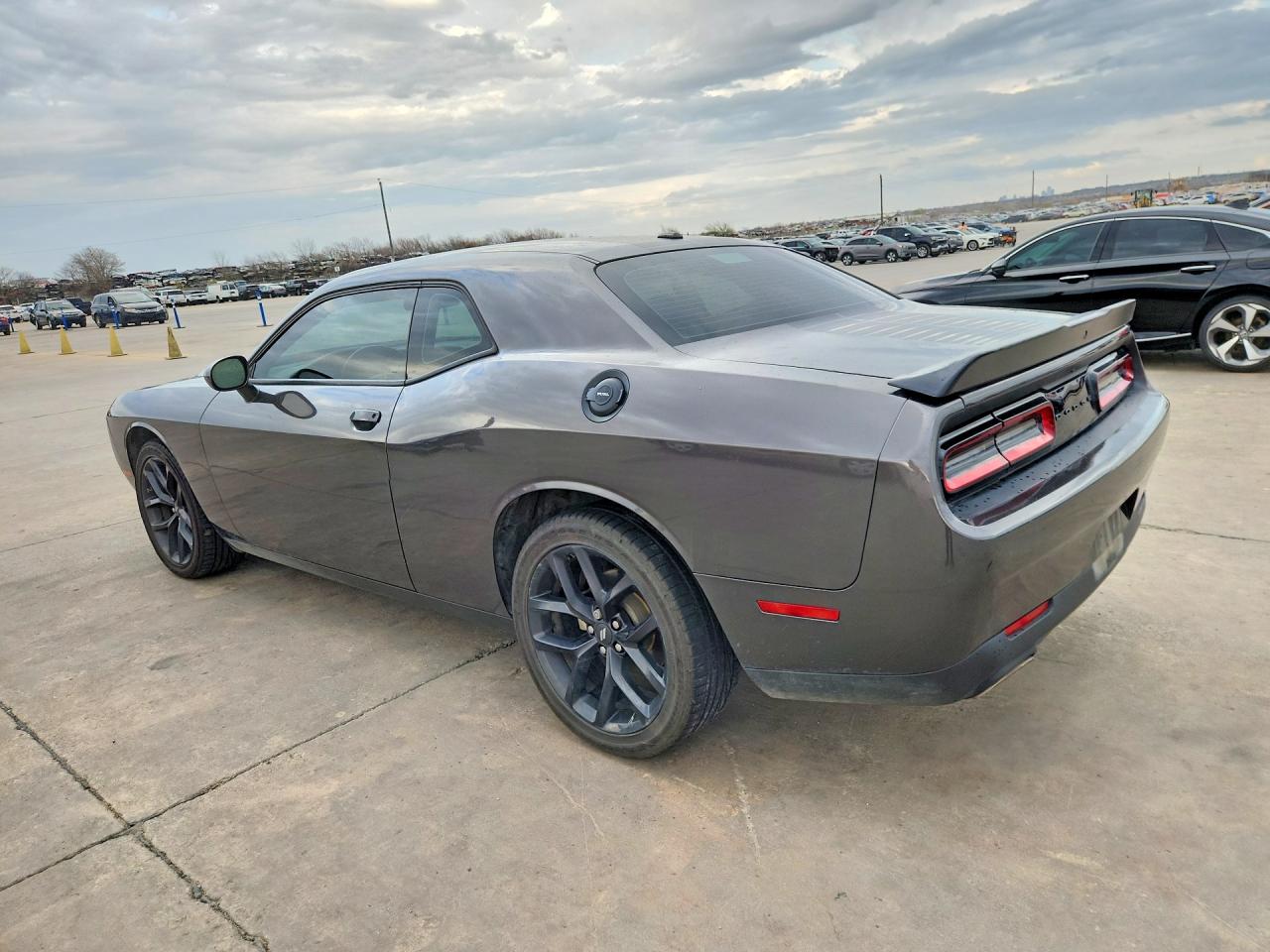 2022 DODGE CHALLENGER SXT photo 2