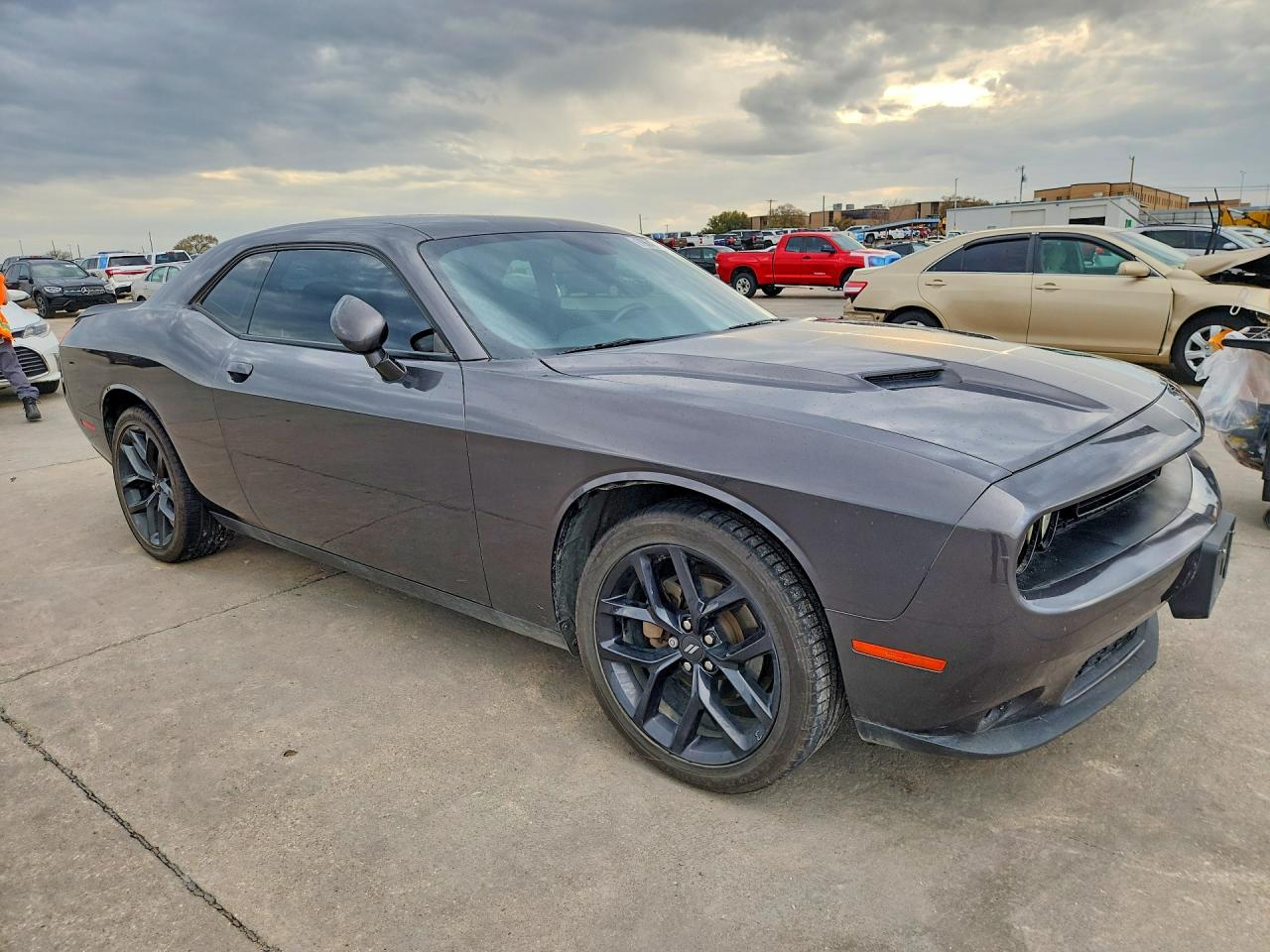 2022 DODGE CHALLENGER SXT photo 4