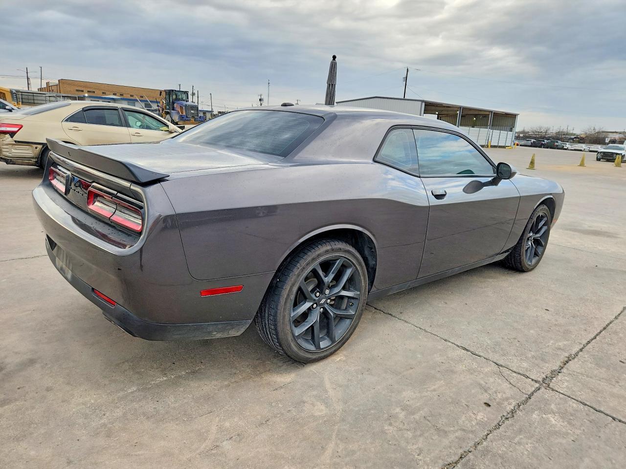 2022 DODGE CHALLENGER SXT photo 3