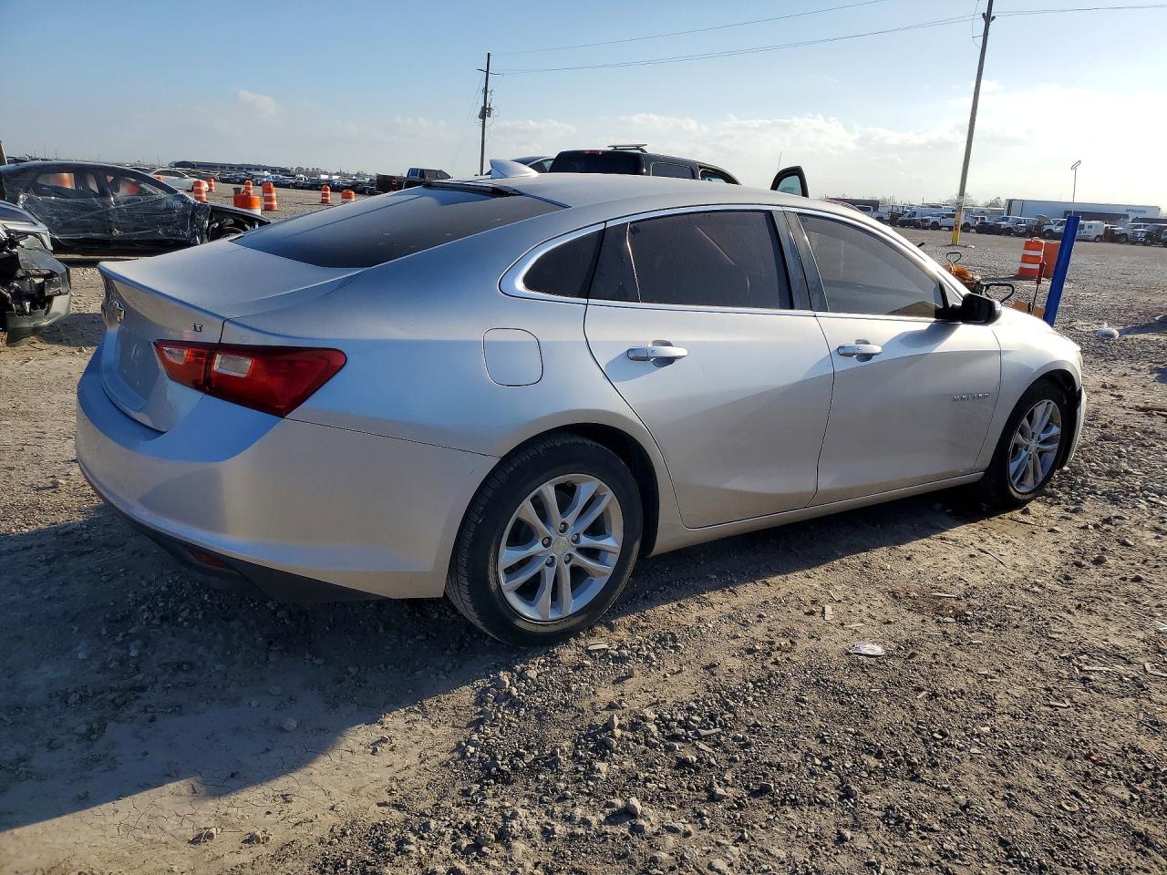 2018 CHEVROLET MALIBU LT photo 5