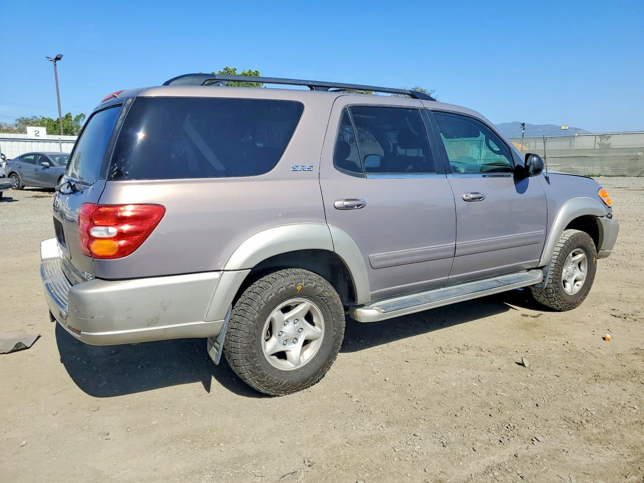 2002 TOYOTA SEQUOIA SR5 photo 3