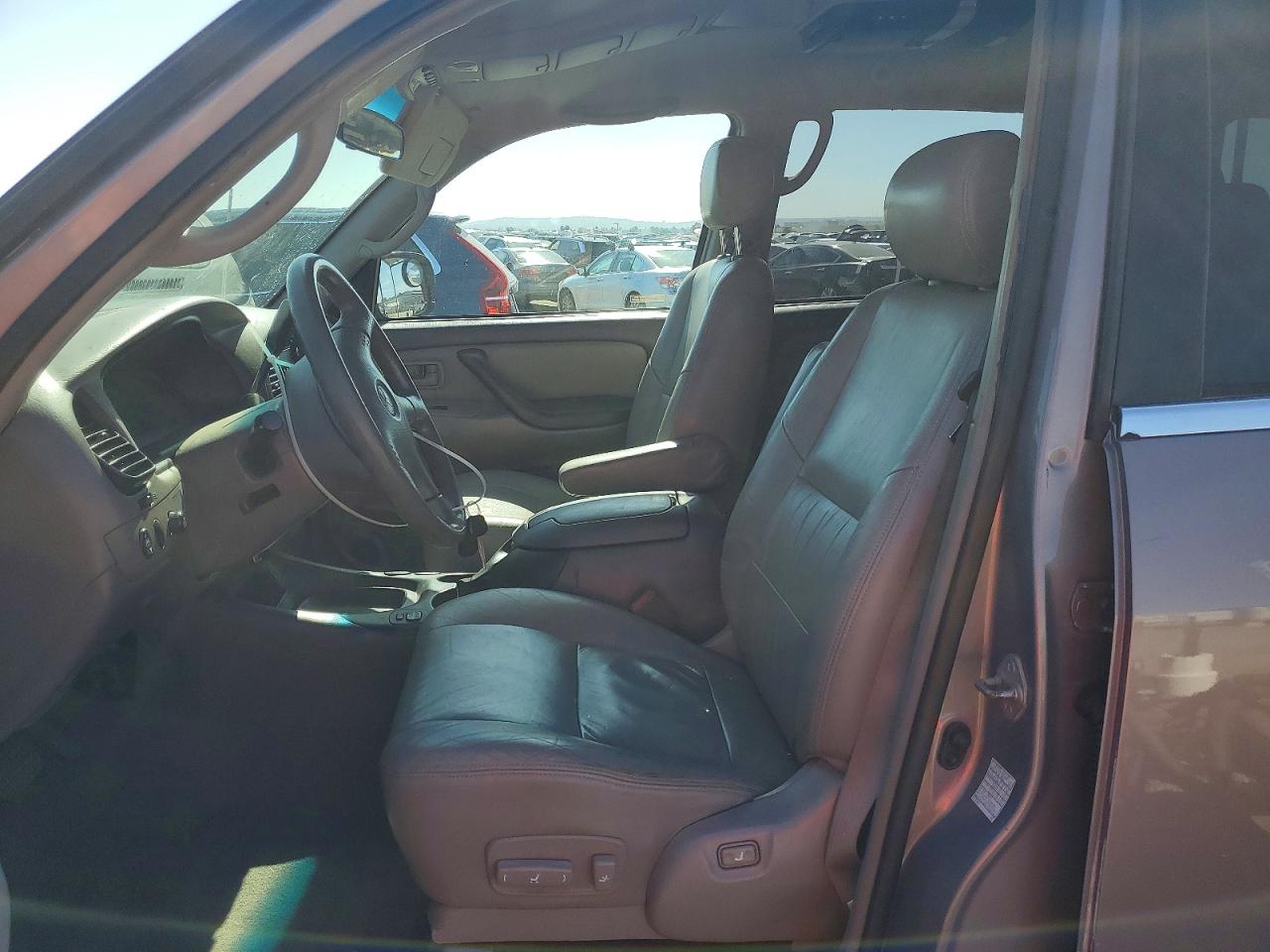 2002 TOYOTA SEQUOIA SR5 photo 7
