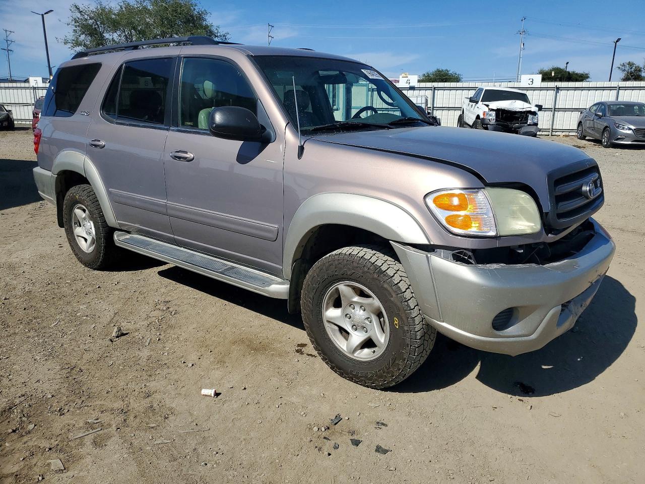 2002 TOYOTA SEQUOIA SR5 photo 4