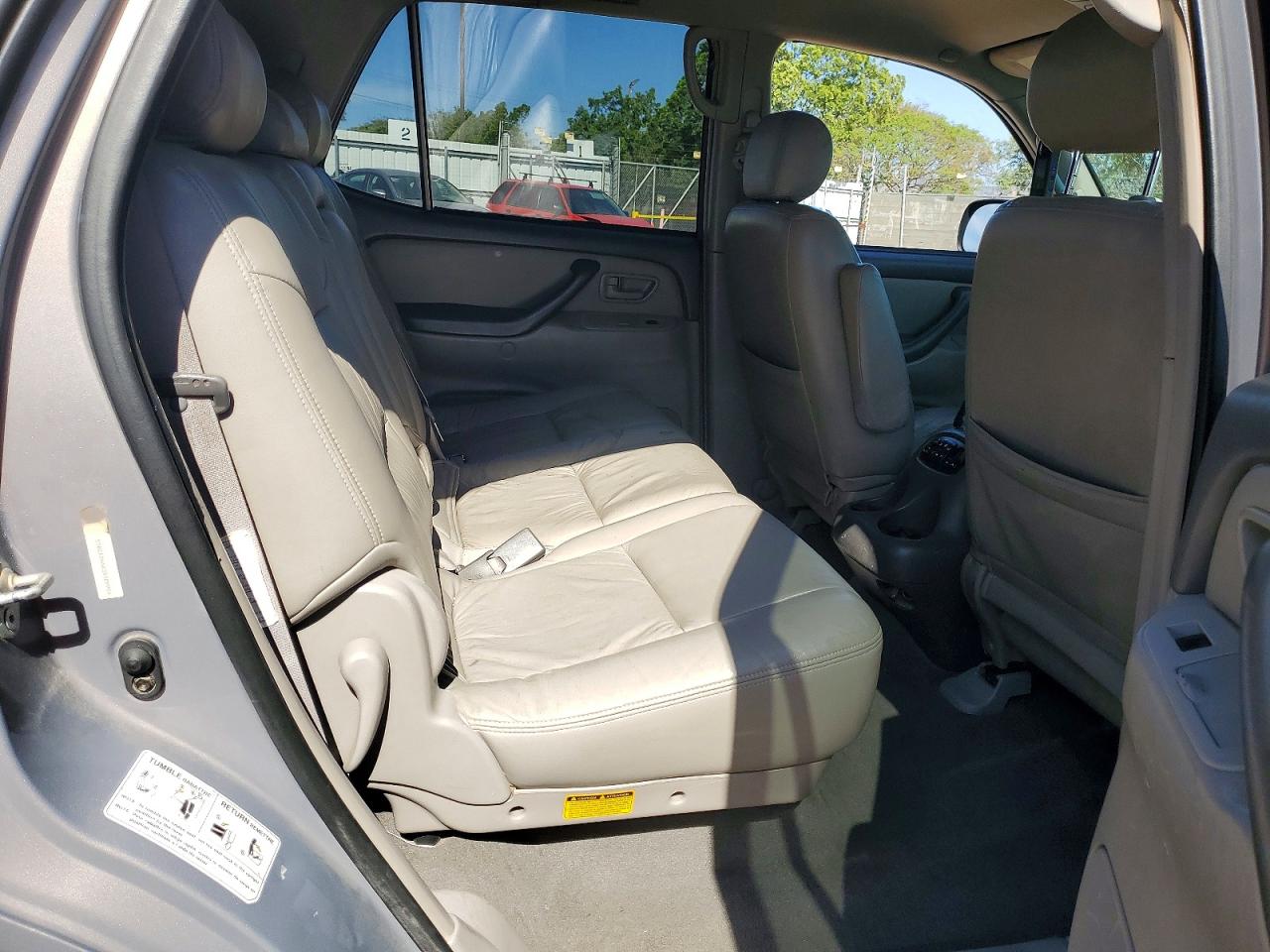 2002 TOYOTA SEQUOIA SR5 photo 11