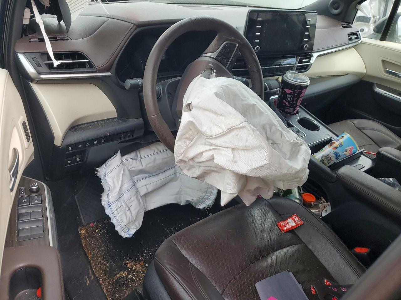 2022 TOYOTA SIENNA PLATINUM 7-PASSENGER photo 8