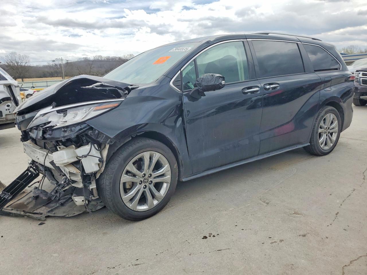 2022 TOYOTA SIENNA