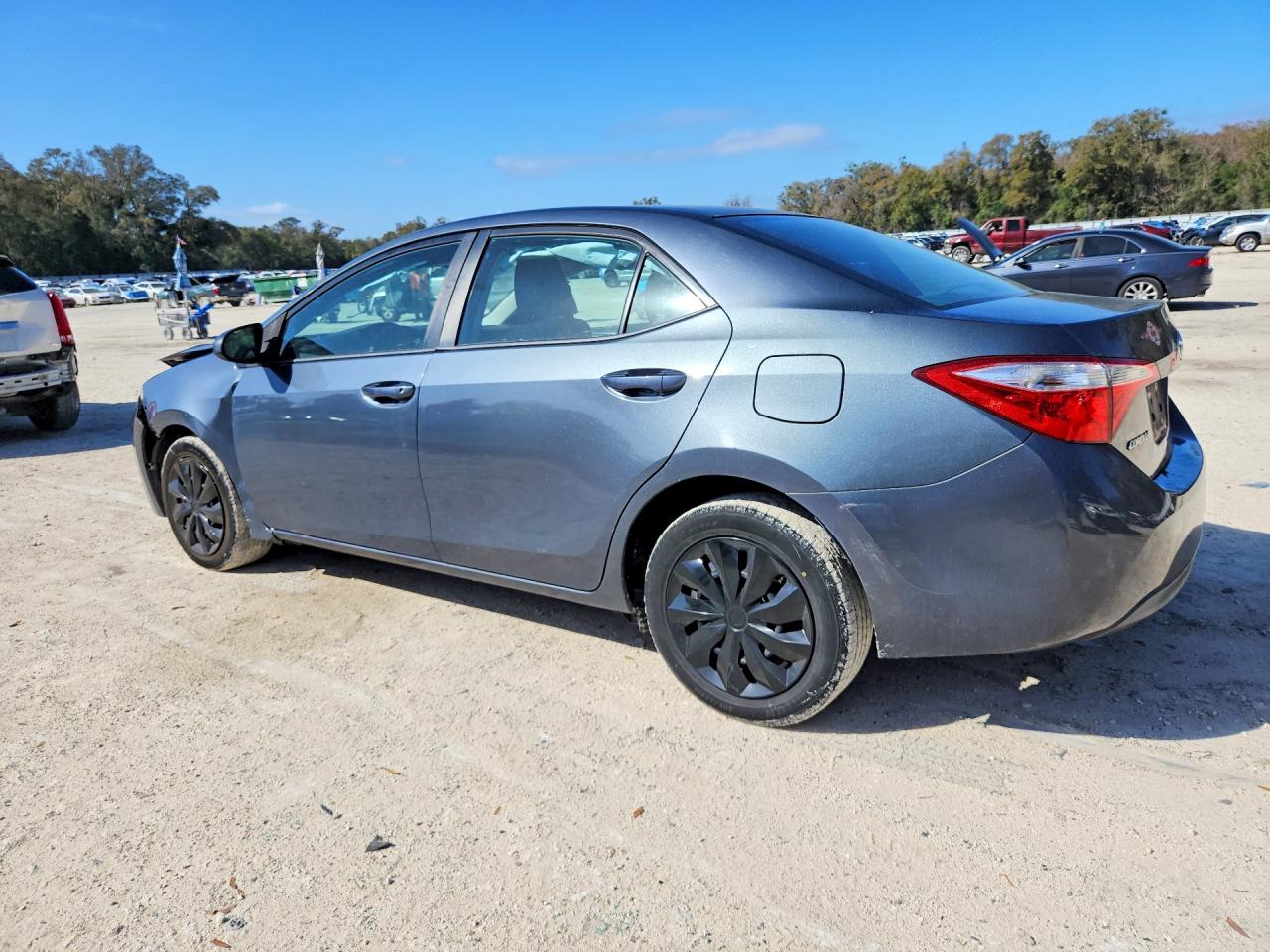 2016 TOYOTA COROLLA LE photo 2