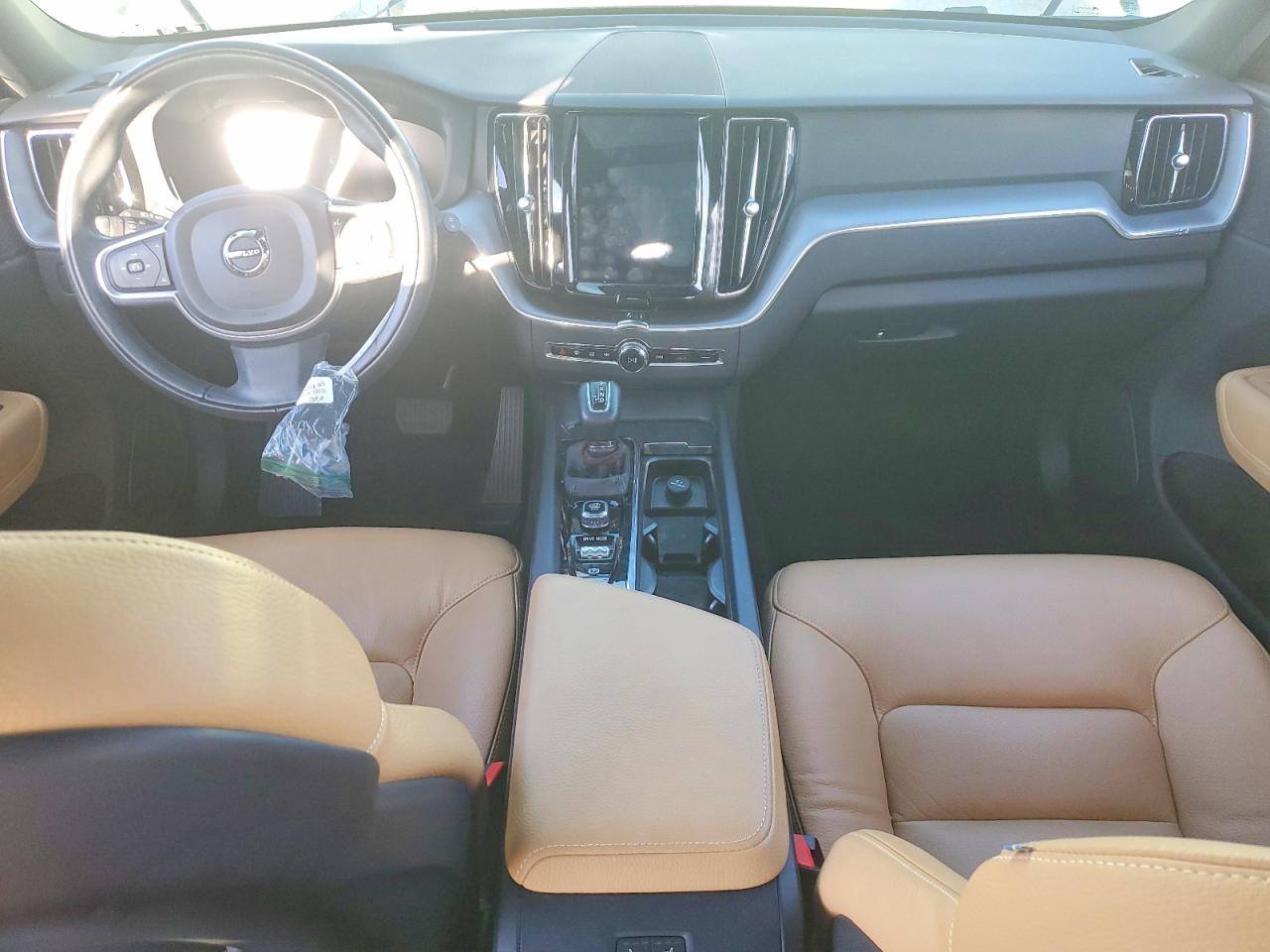 2020 VOLVO XC60 T5 MOMENTUM photo 22
