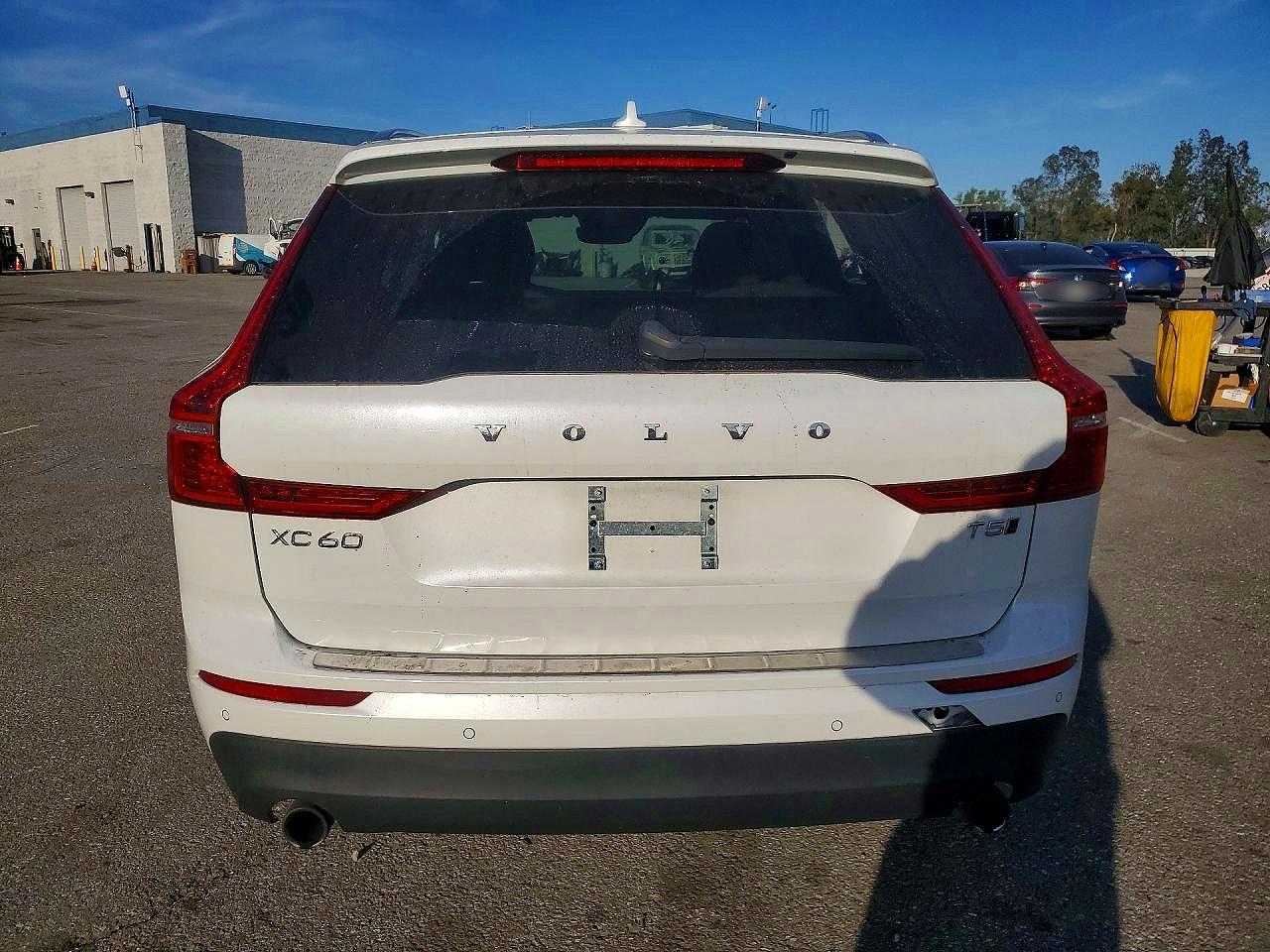 2020 VOLVO XC60 T5 MOMENTUM photo 16