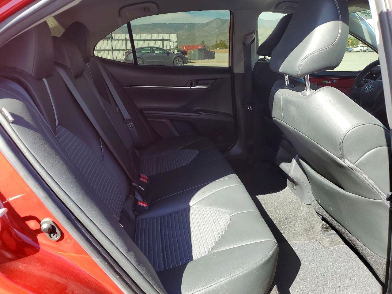 2021 TOYOTA CAMRY SE photo 10