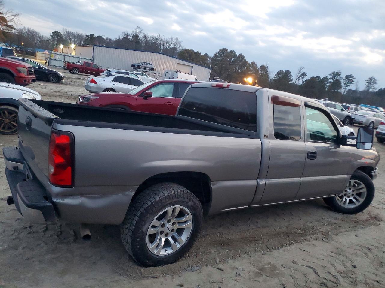 2006 CHEVROLET SILVERADO C1500 photo 5