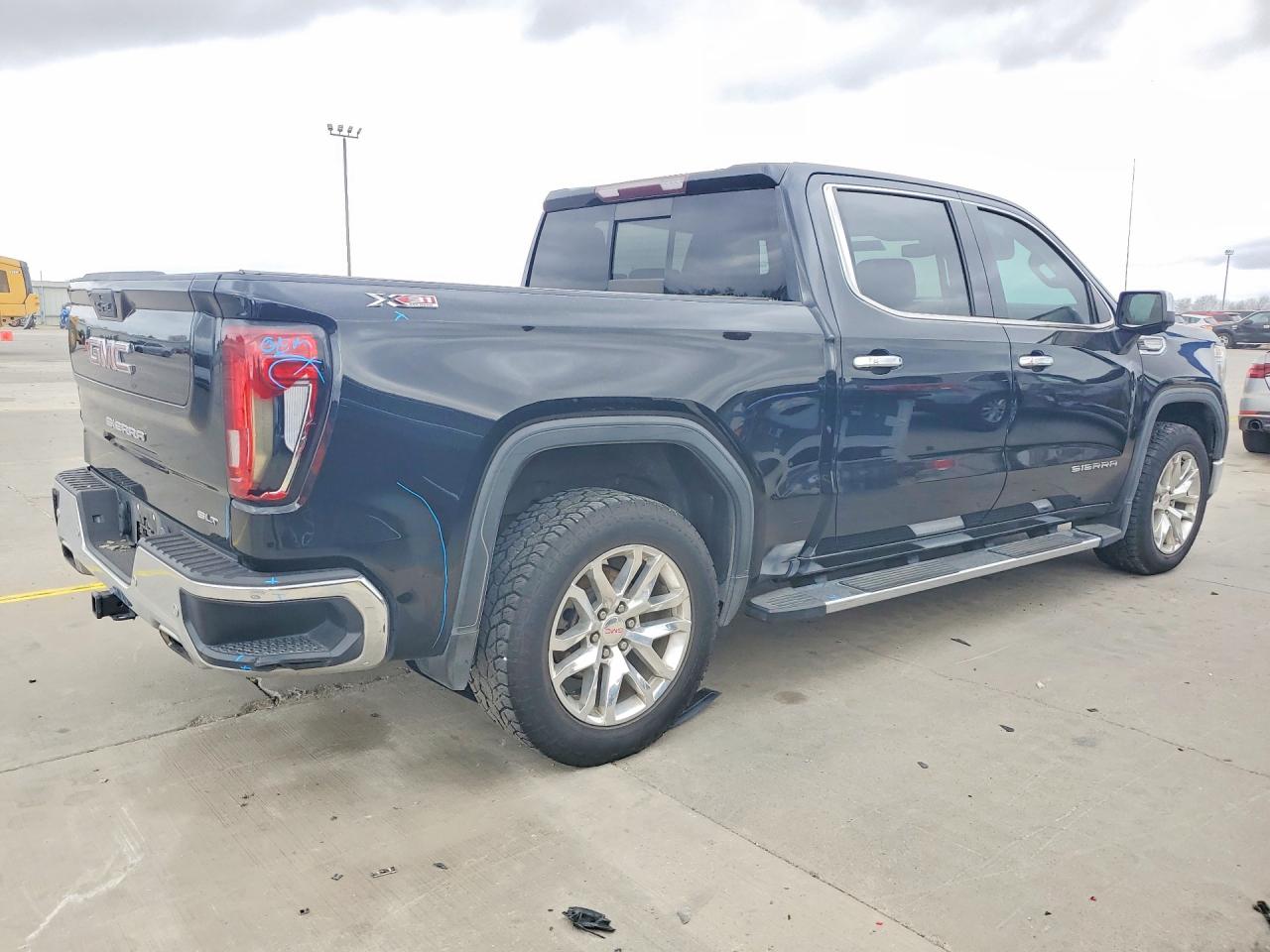 2021 GMC SIERRA K1500 SLT photo 7
