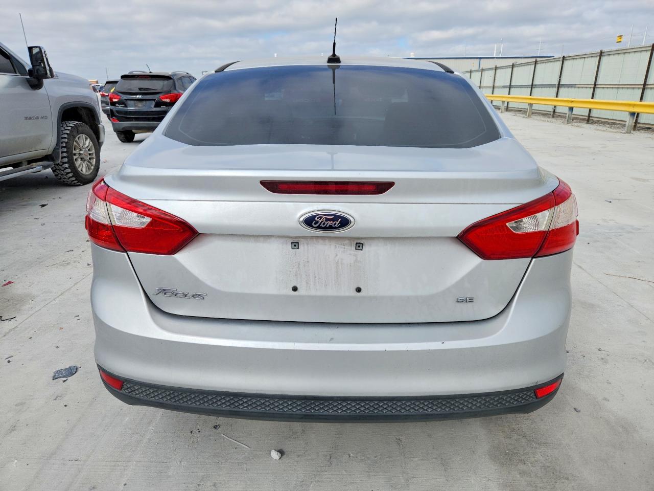 2013 FORD FOCUS SE photo 6