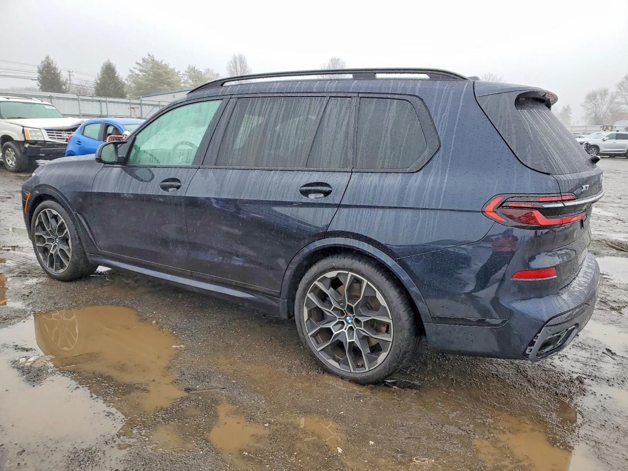 2025 BMW X7 M60I photo 3