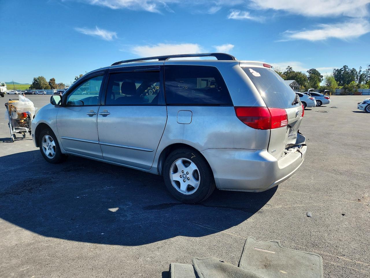 2004 TOYOTA SIENNA LE 7 PASSENGER photo 4