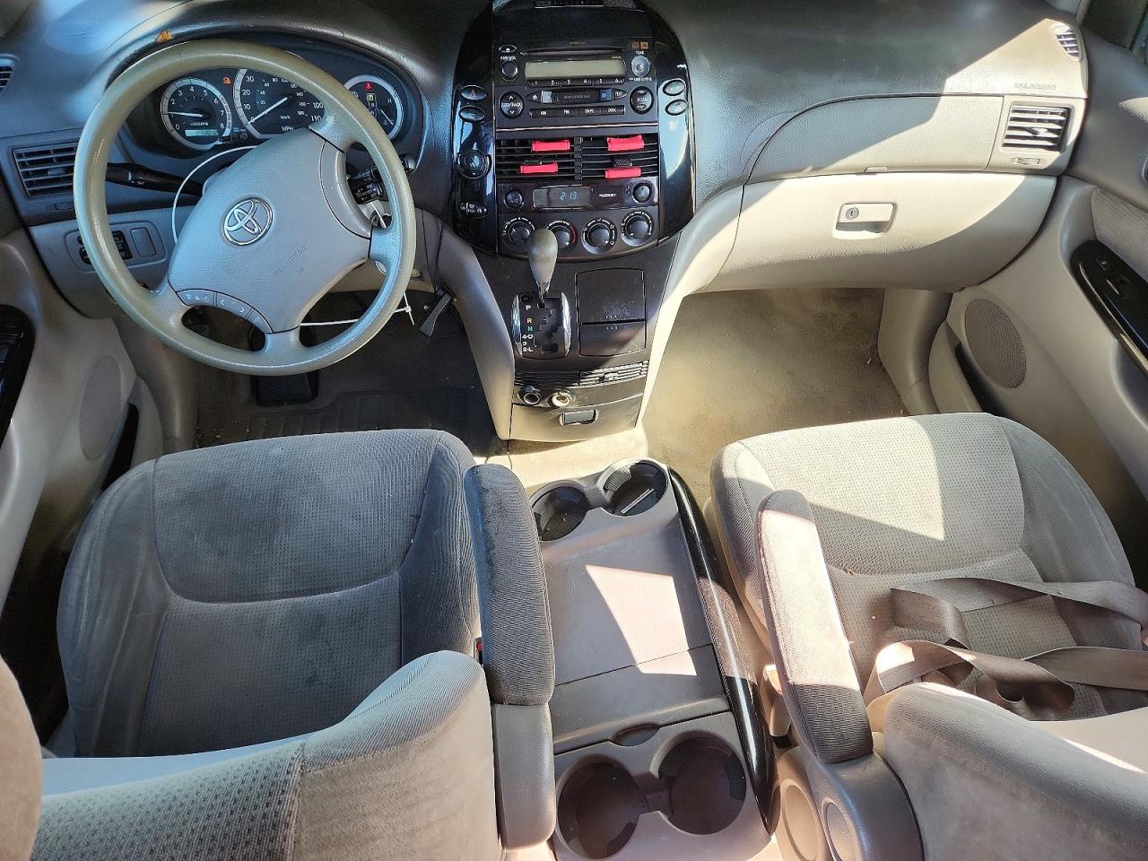2004 TOYOTA SIENNA LE 7 PASSENGER photo 22