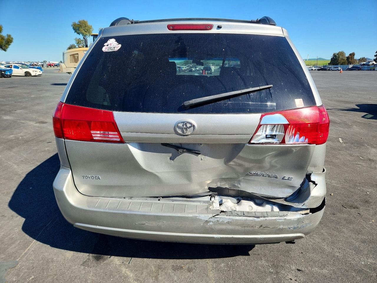 2004 TOYOTA SIENNA LE 7 PASSENGER photo 16