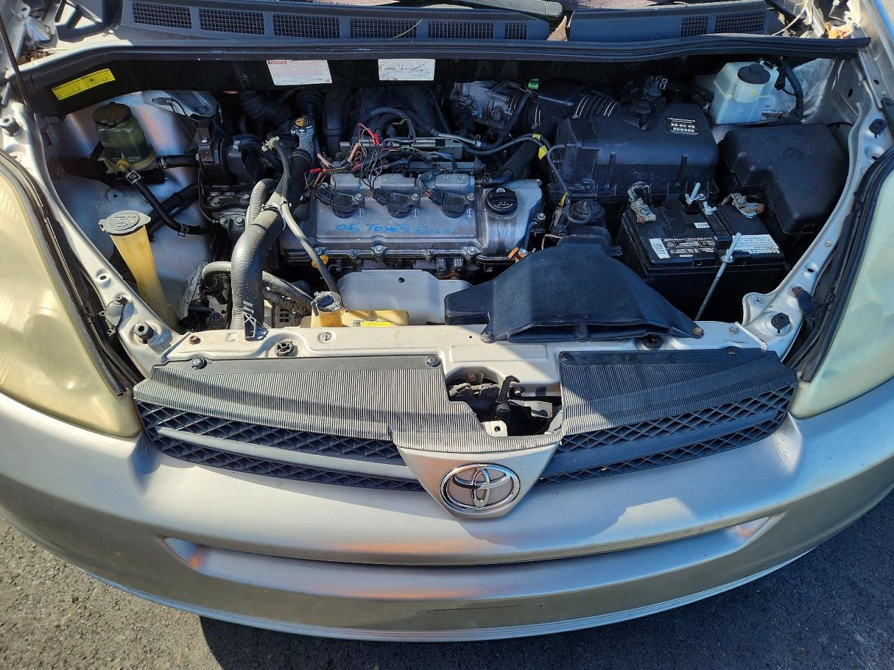 2004 TOYOTA SIENNA LE 7 PASSENGER photo 34
