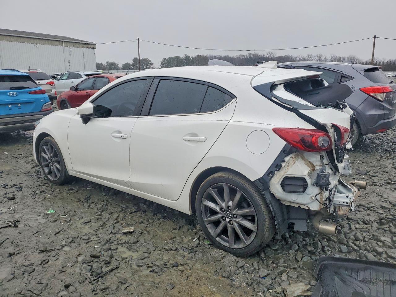 2018 MAZDA 3 GRAND TOURING photo 2