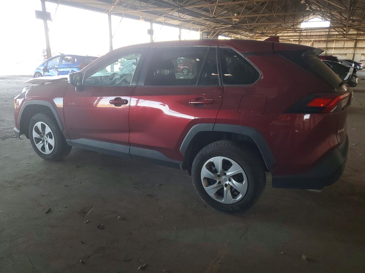 2022 TOYOTA RAV4 LE photo 2