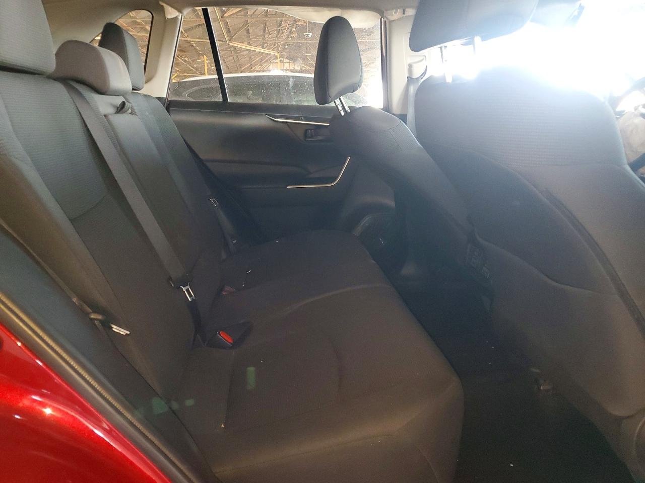 2022 TOYOTA RAV4 LE photo 10