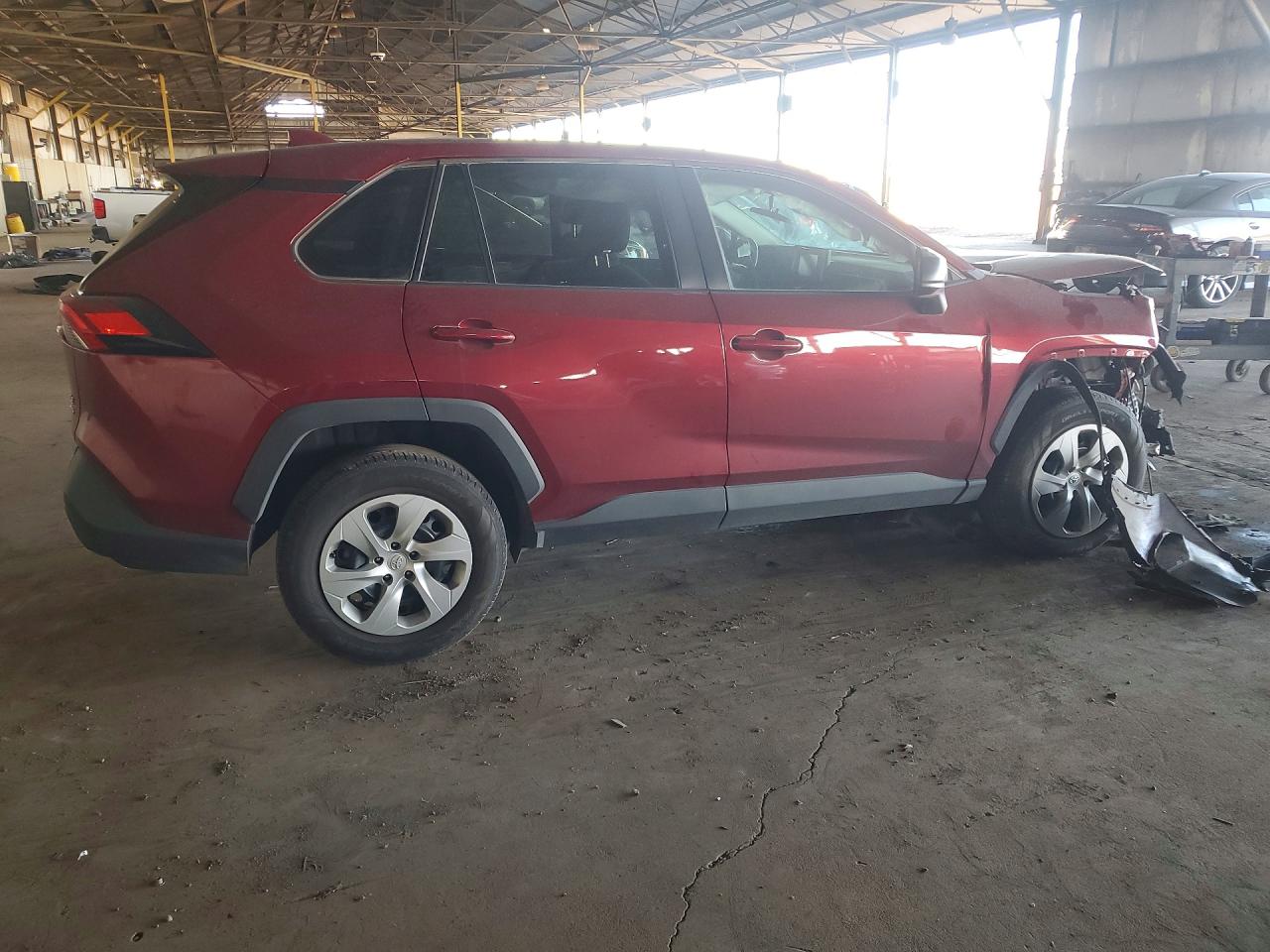 2022 TOYOTA RAV4 LE photo 3