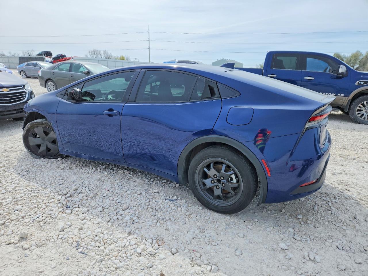 2025 TOYOTA PRIUS LE photo 2