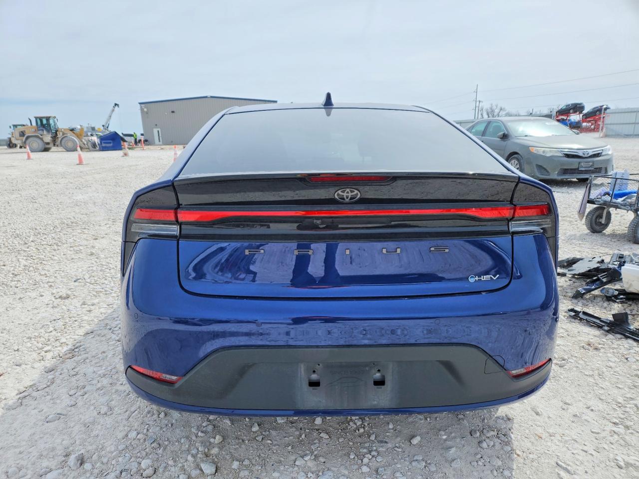 2025 TOYOTA PRIUS LE photo 6