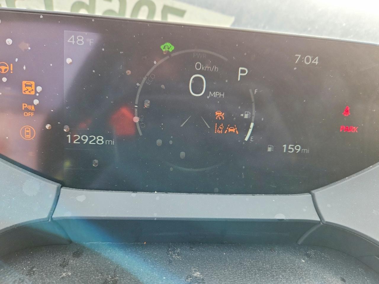 2025 TOYOTA PRIUS LE photo 9