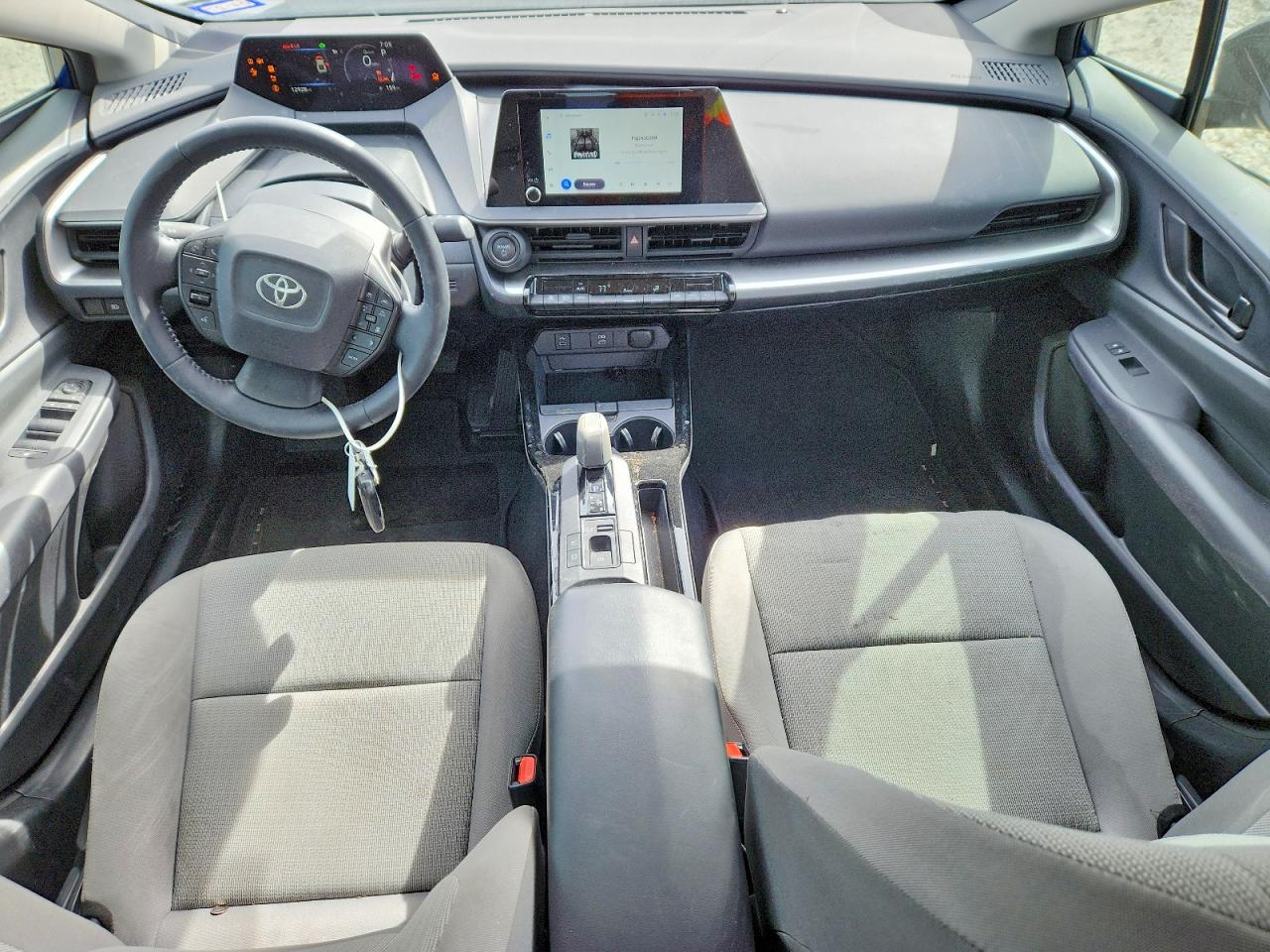 2025 TOYOTA PRIUS LE photo 8