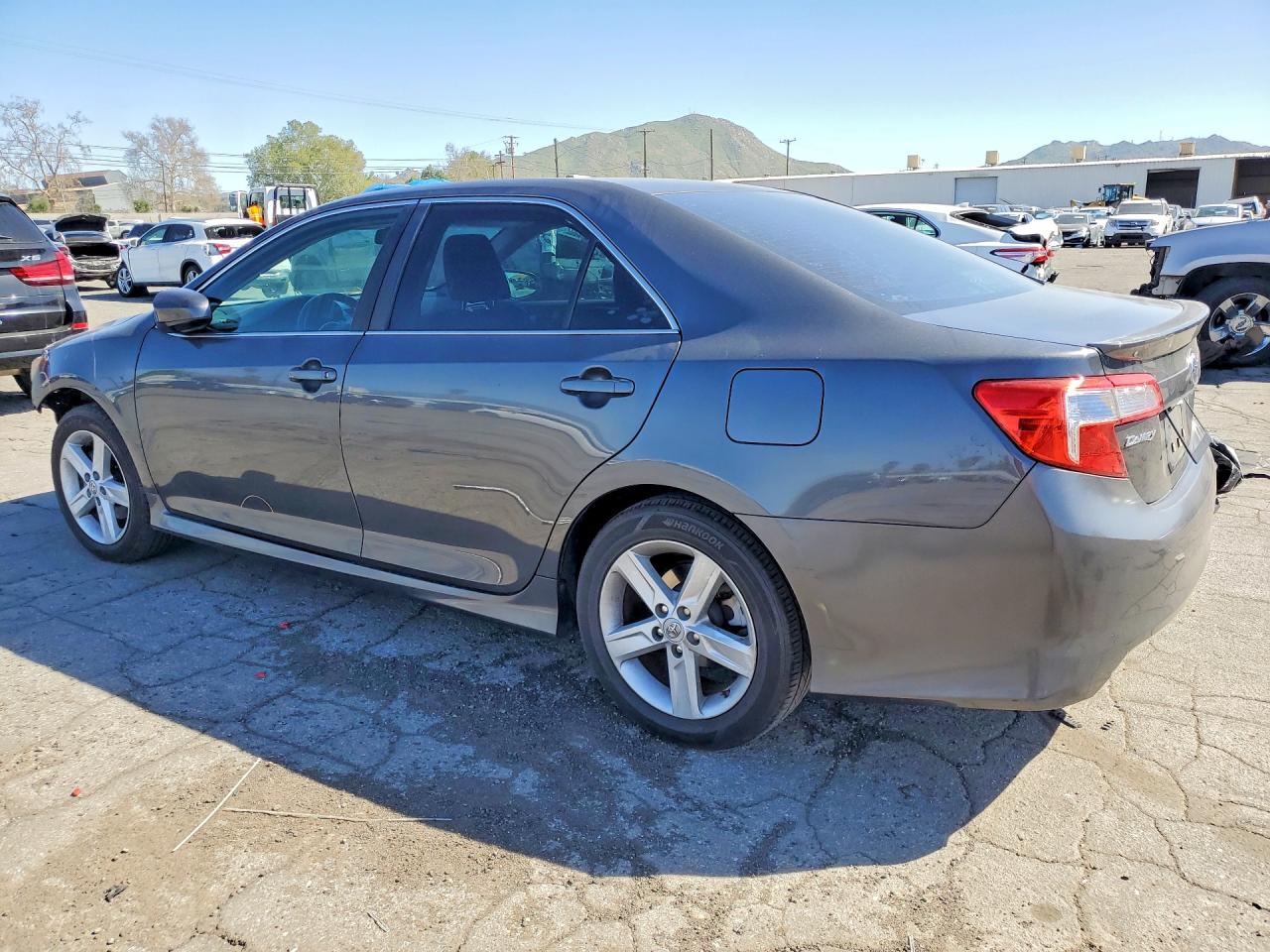 2012 TOYOTA CAMRY SE photo 3