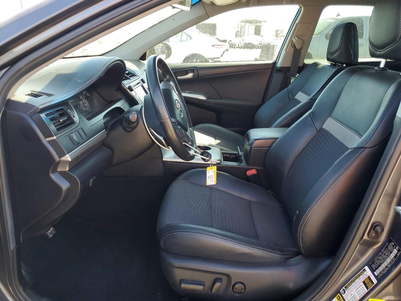 2012 TOYOTA CAMRY SE photo 13