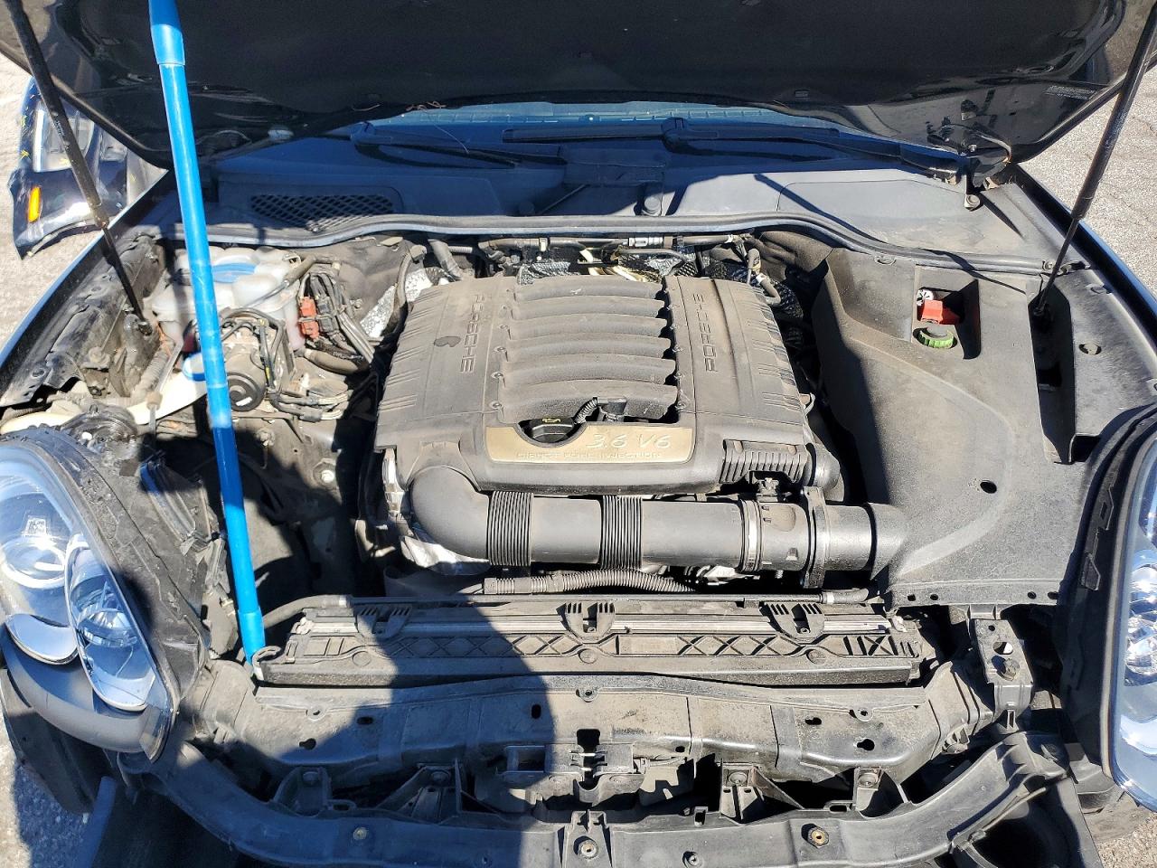 2017 PORSCHE CAYENNE photo 23