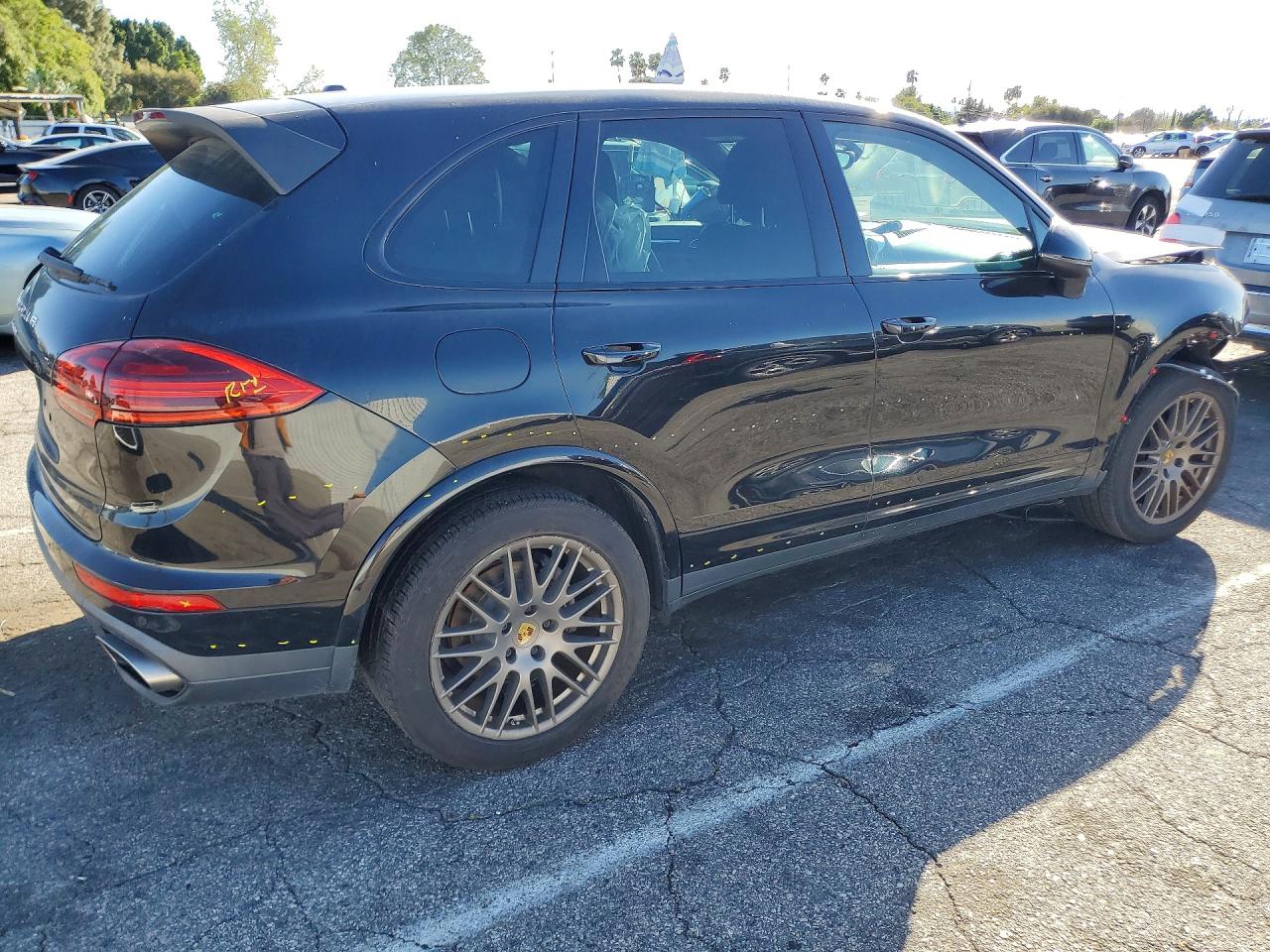 2017 PORSCHE CAYENNE photo 5