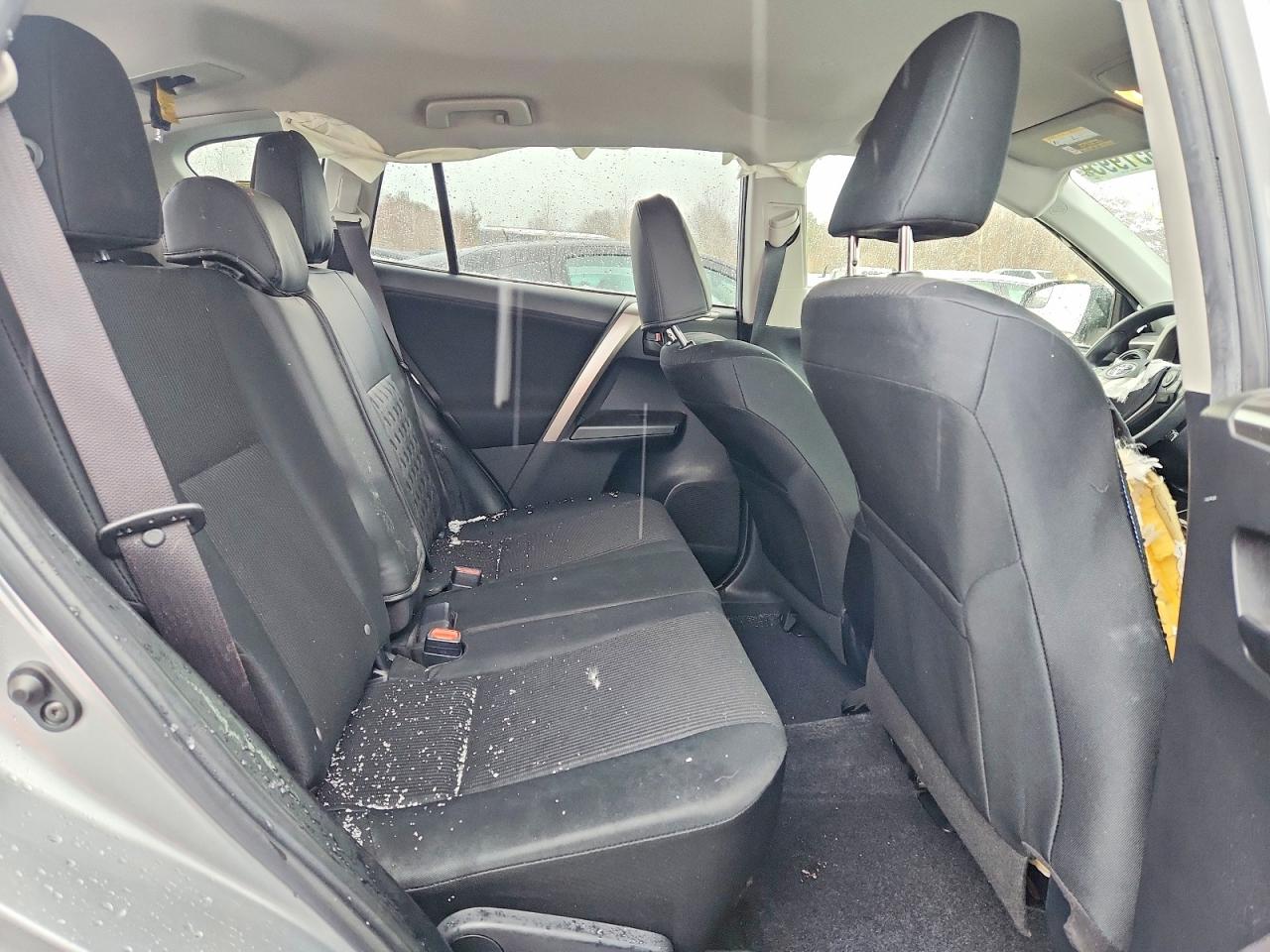 2018 TOYOTA RAV4 LE photo 11
