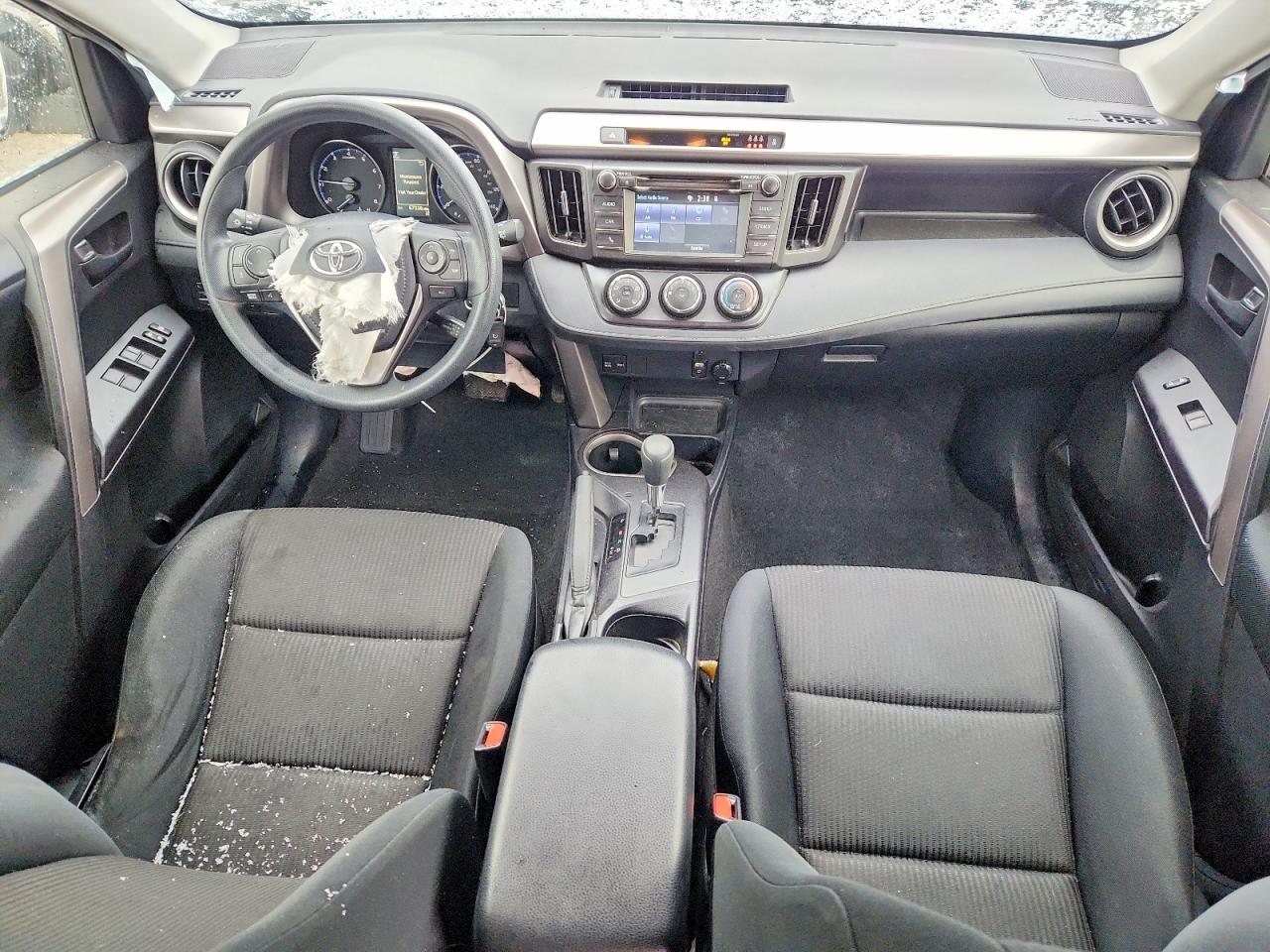 2018 TOYOTA RAV4 LE photo 8