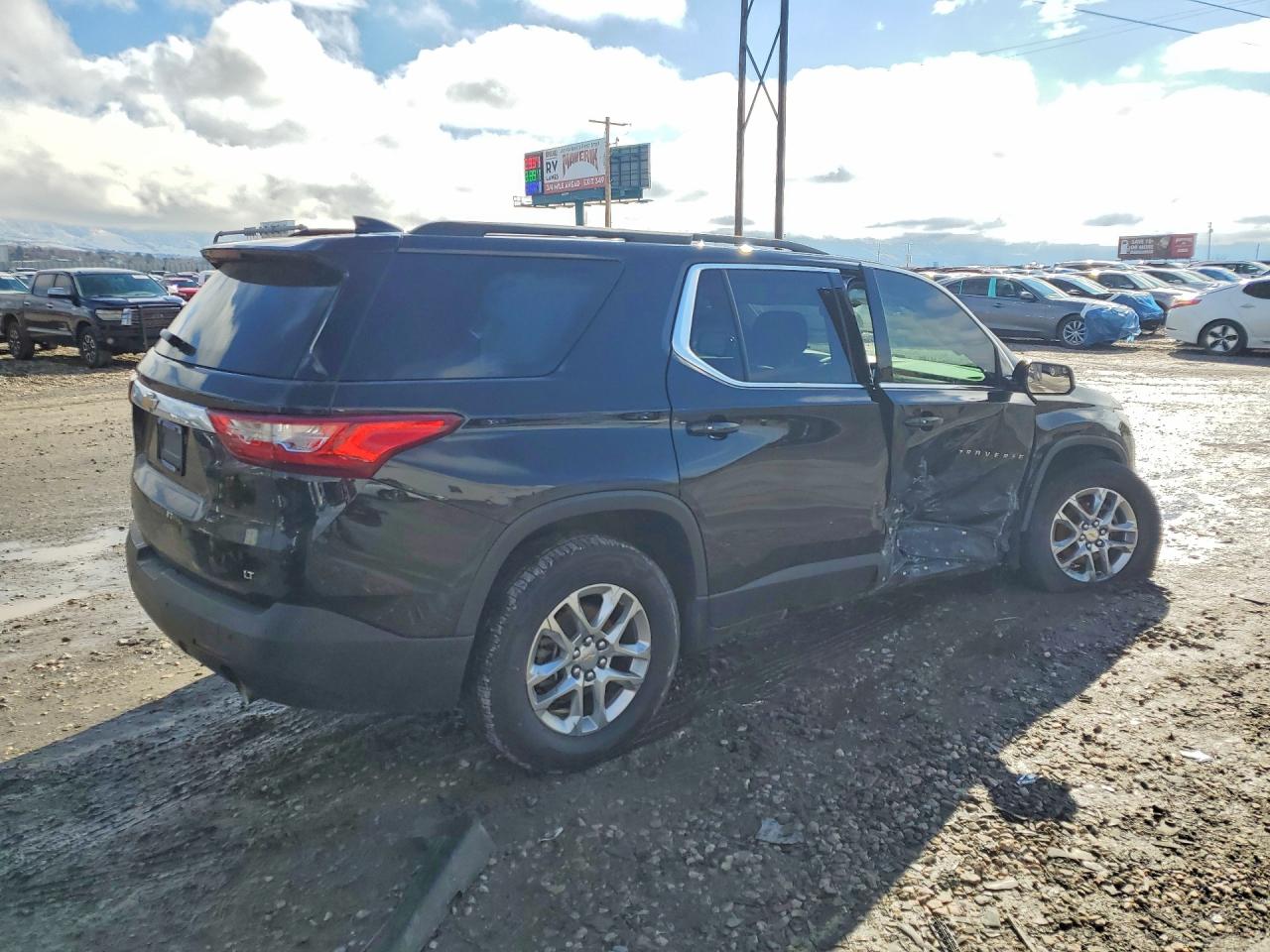 2019 CHEVROLET TRAVERSE LT photo 3