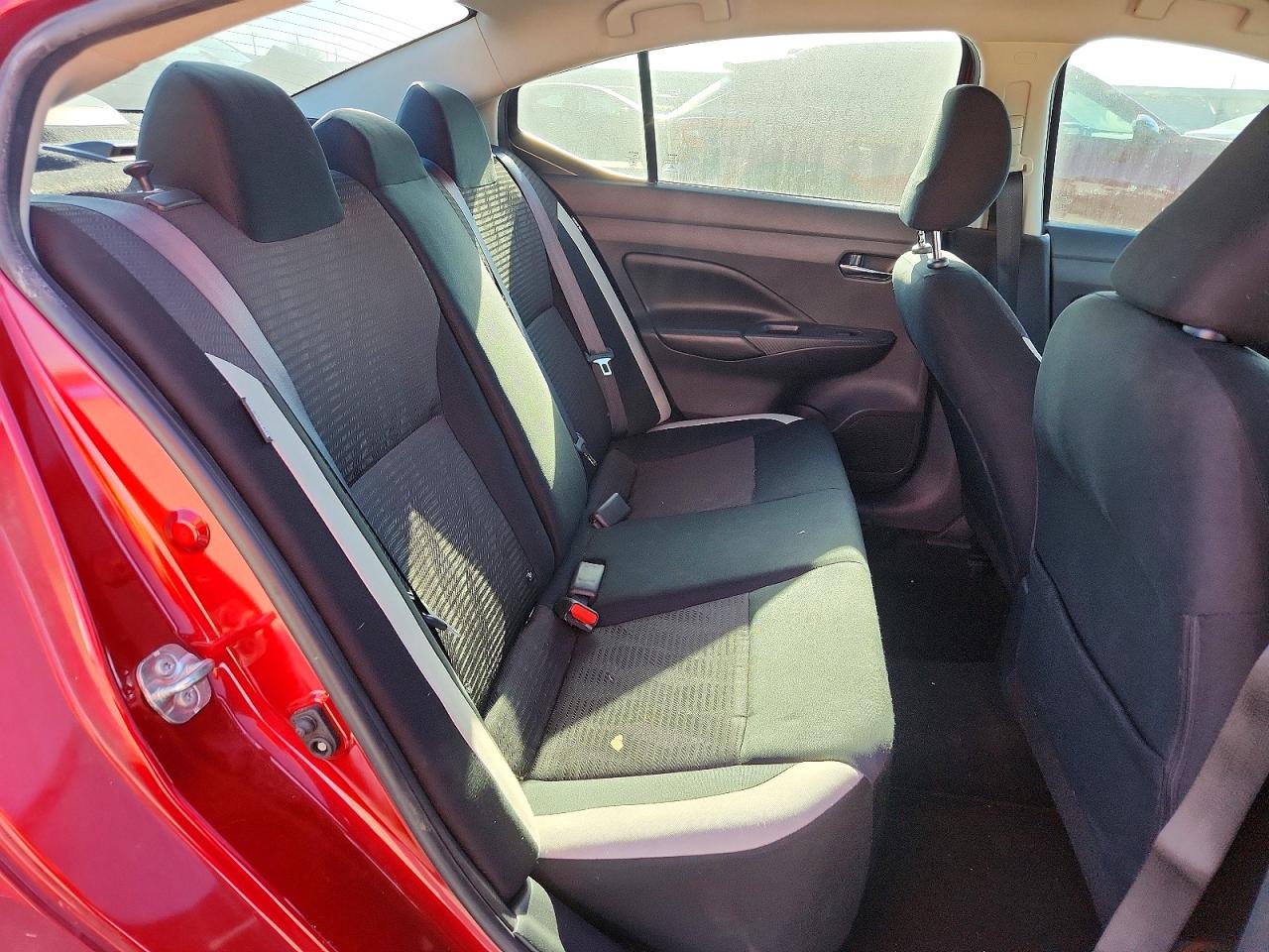 2020 NISSAN VERSA SV photo 19
