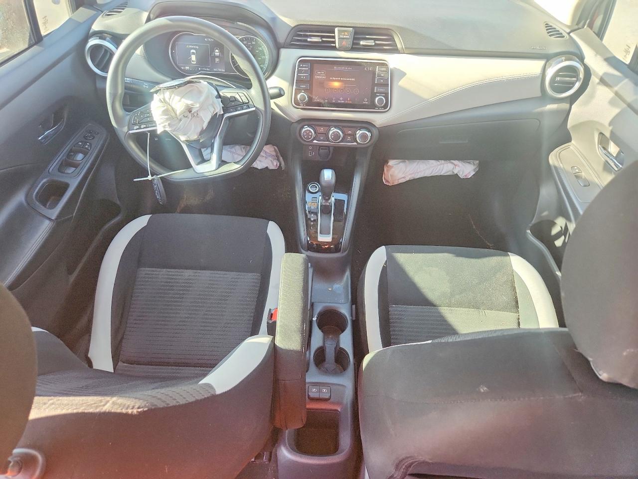 2020 NISSAN VERSA SV photo 15