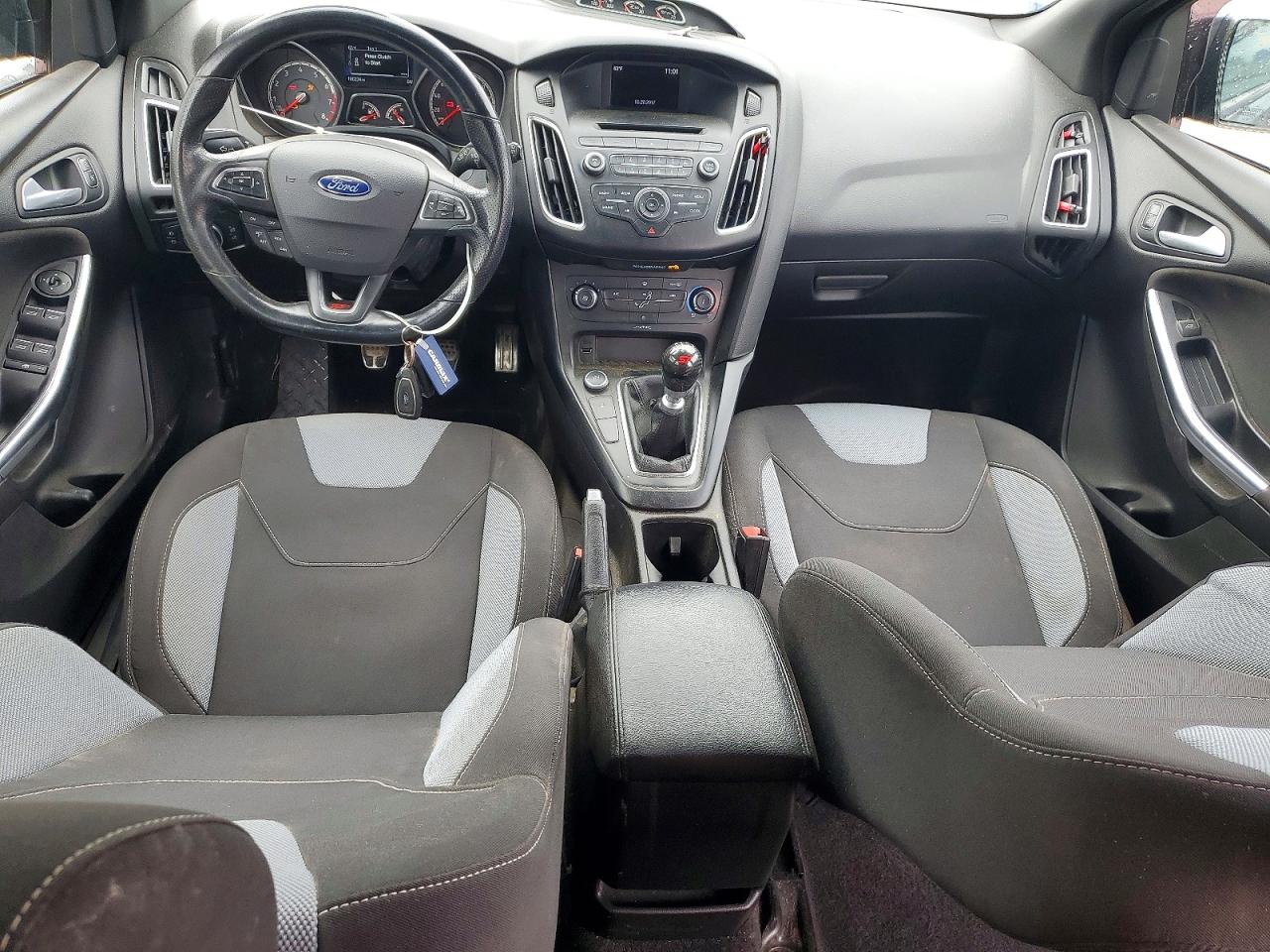 2017 FORD FOCUS ST photo 15