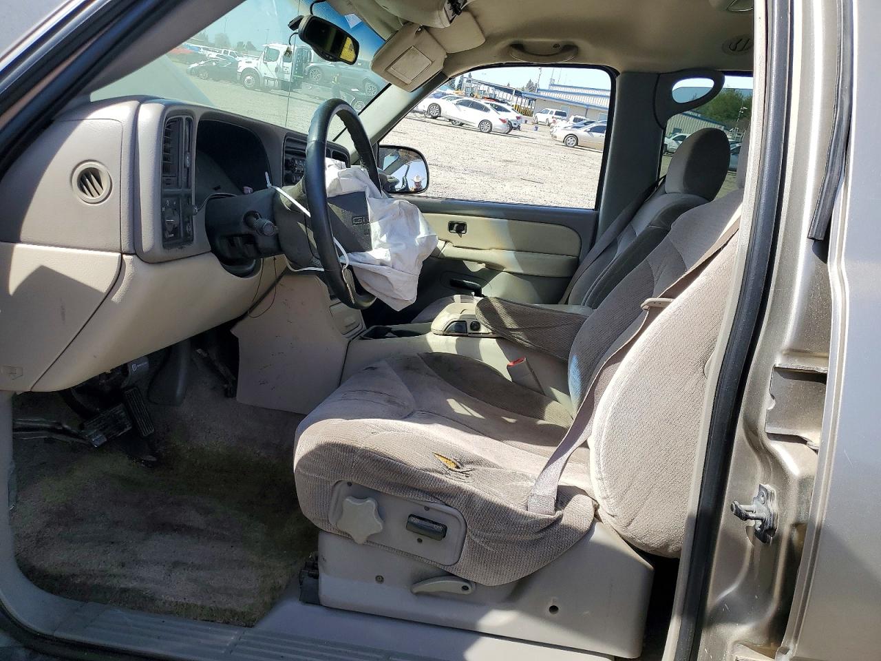 2002 GMC YUKON photo 13