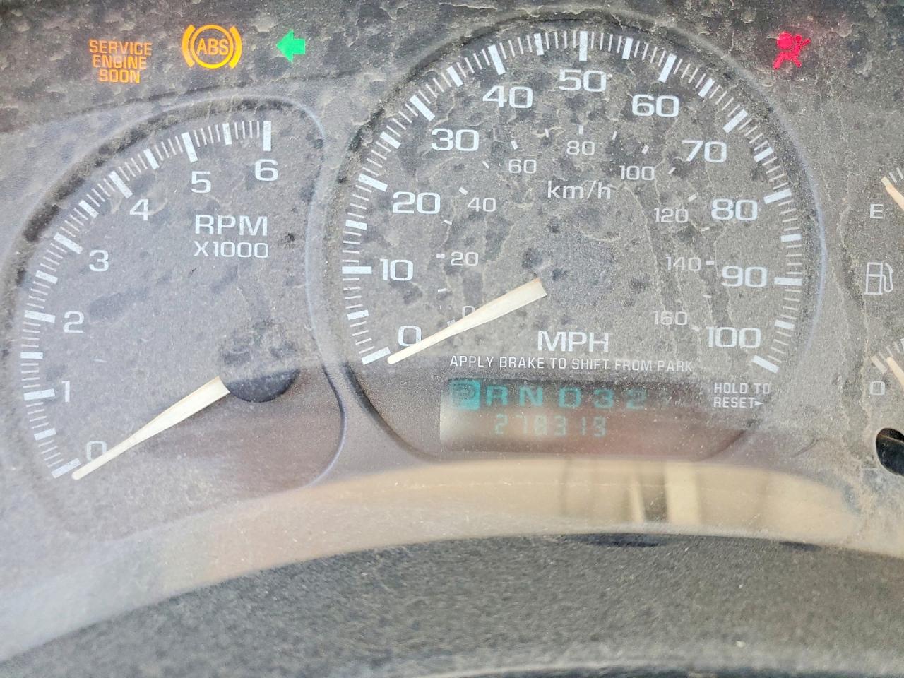 2002 GMC YUKON photo 17