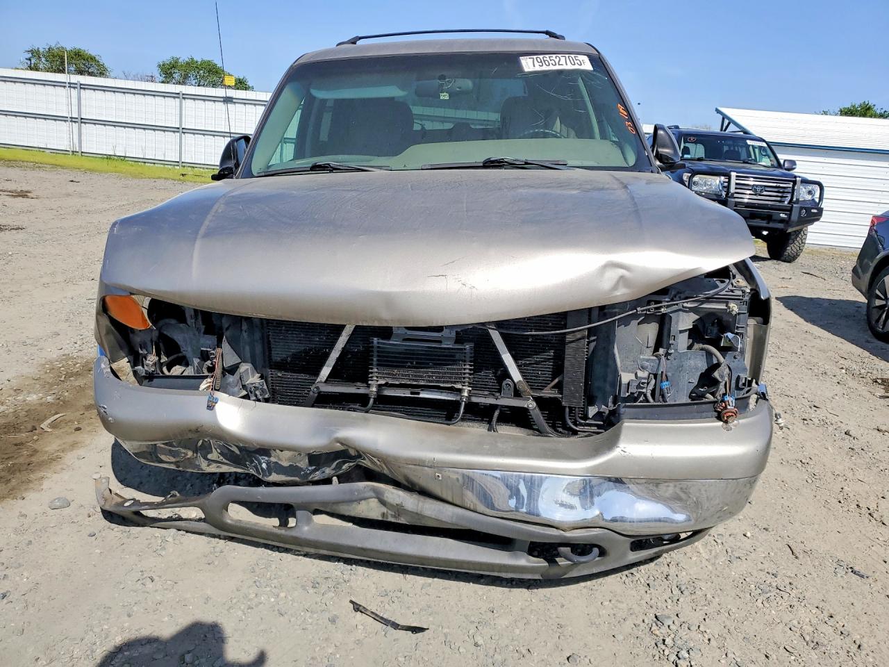2002 GMC YUKON photo 9