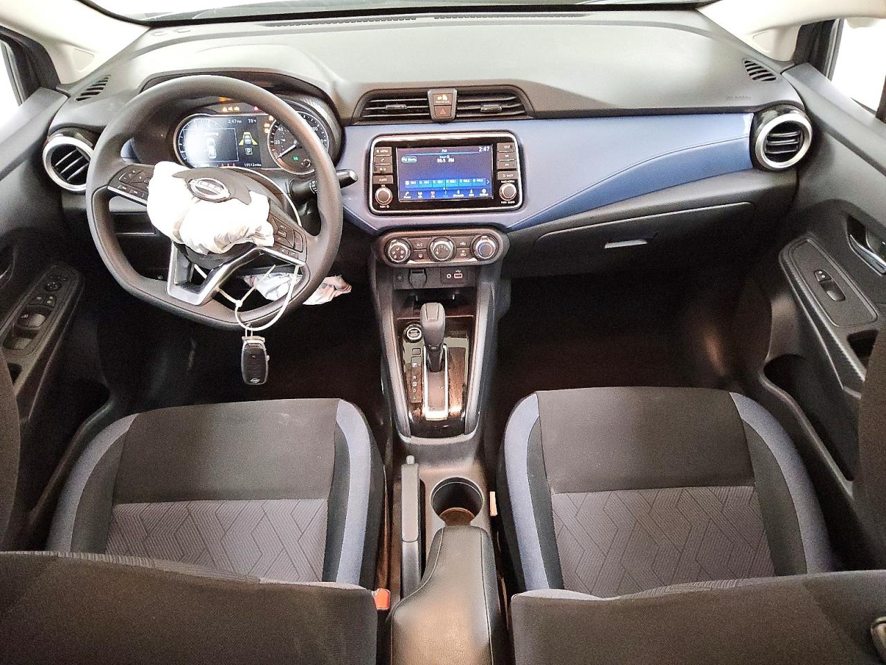 2025 NISSAN VERSA SV photo 8