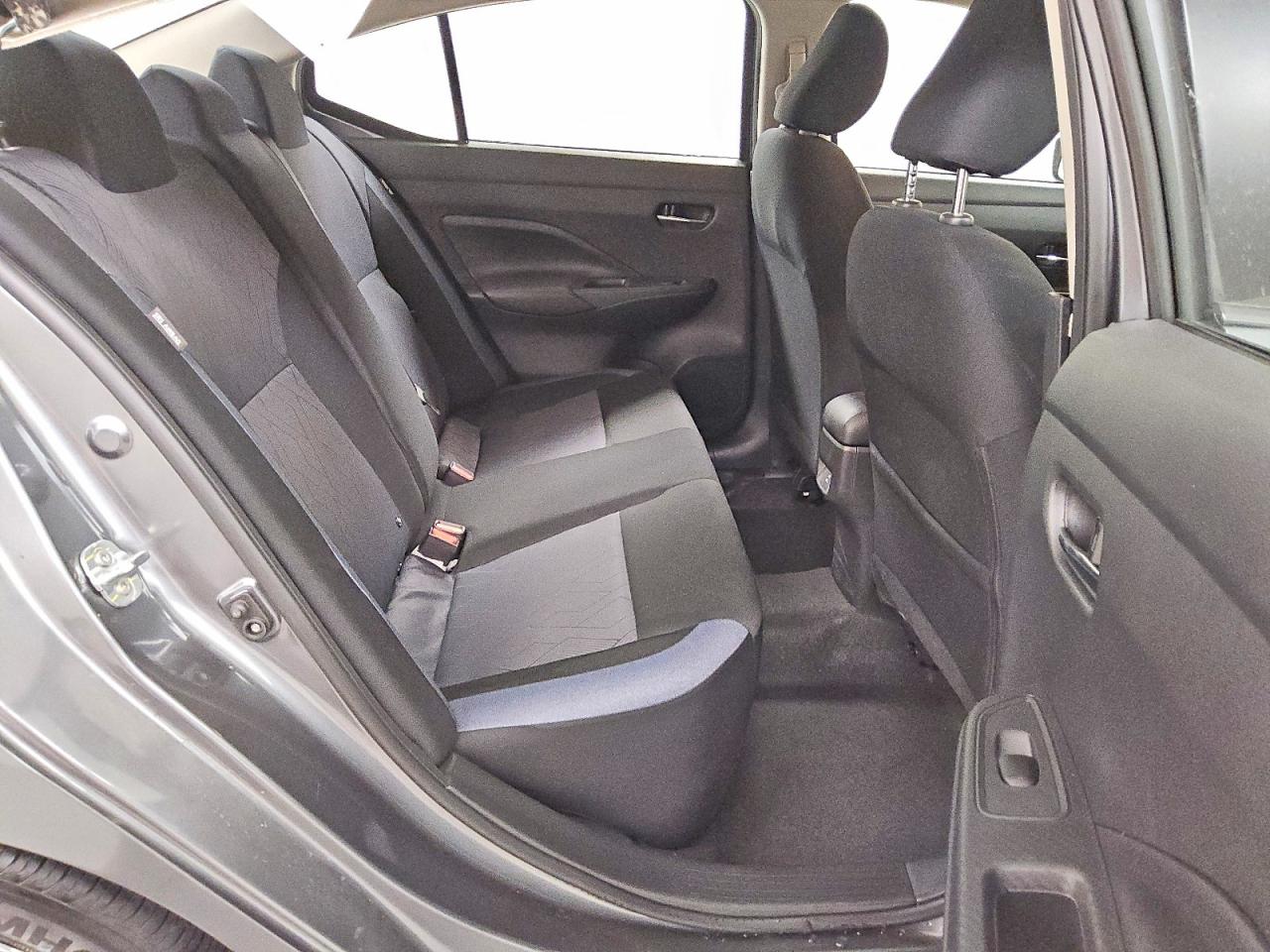 2025 NISSAN VERSA SV photo 10