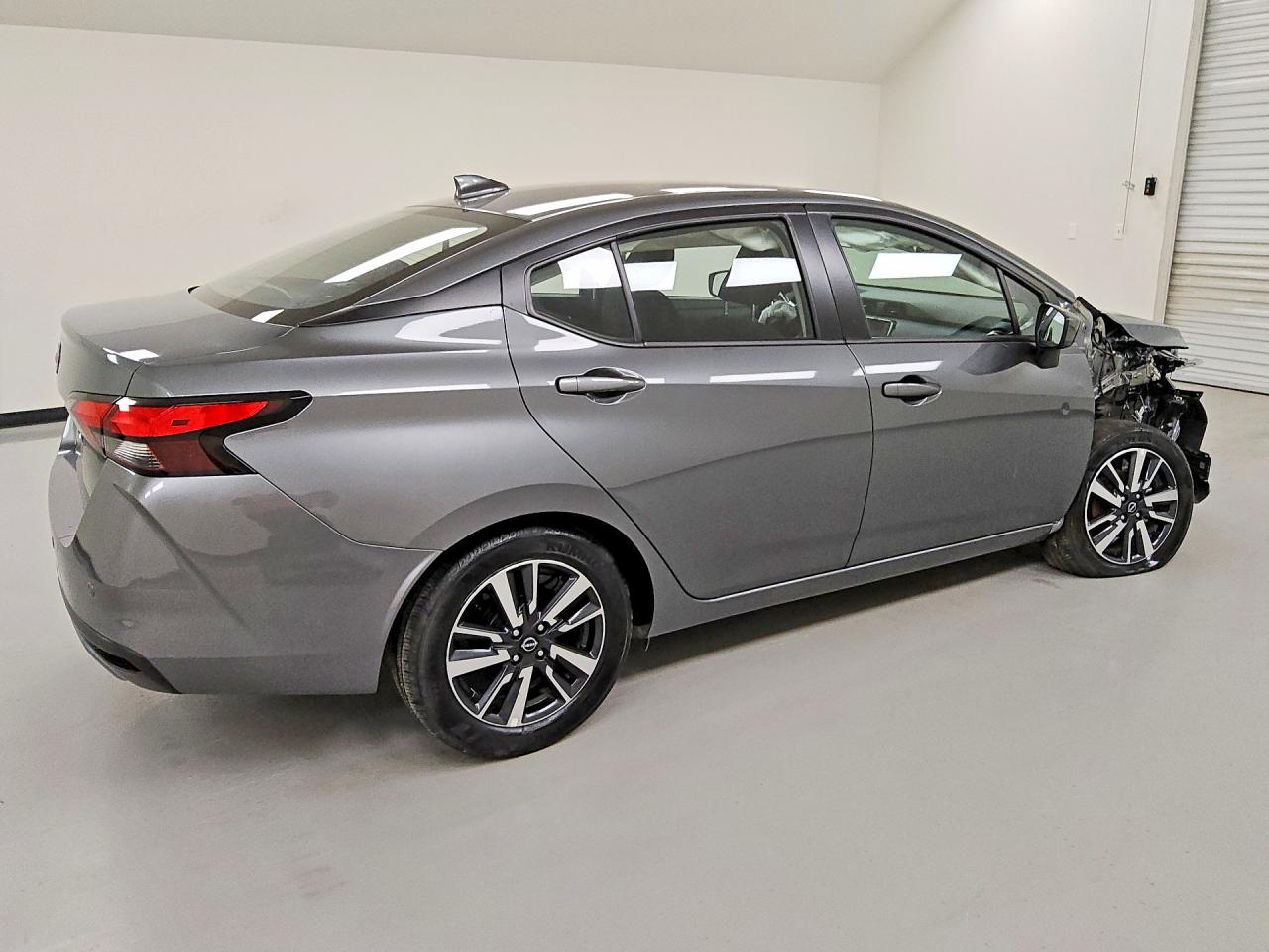 2025 NISSAN VERSA SV photo 3