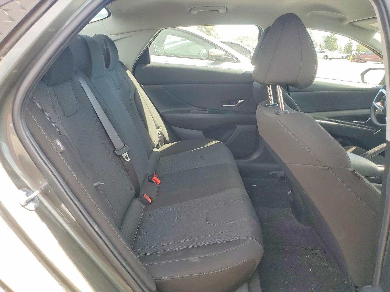 2025 HYUNDAI ELANTRA SE photo 28