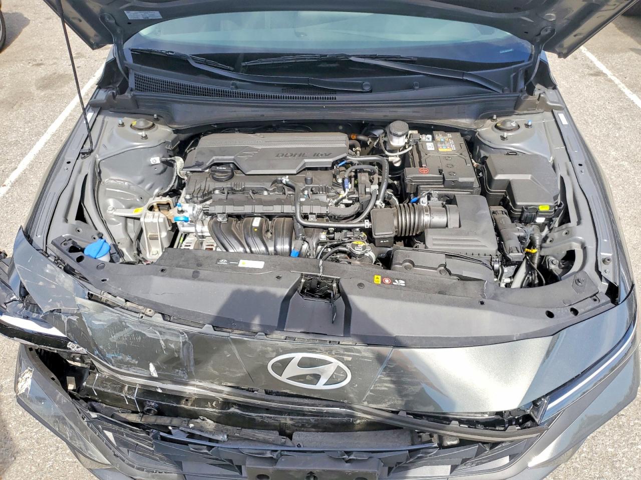 2025 HYUNDAI ELANTRA SE photo 31