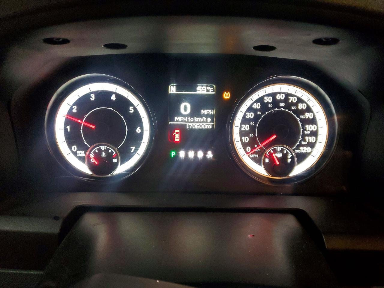 2014 RAM 1500 ST photo 17